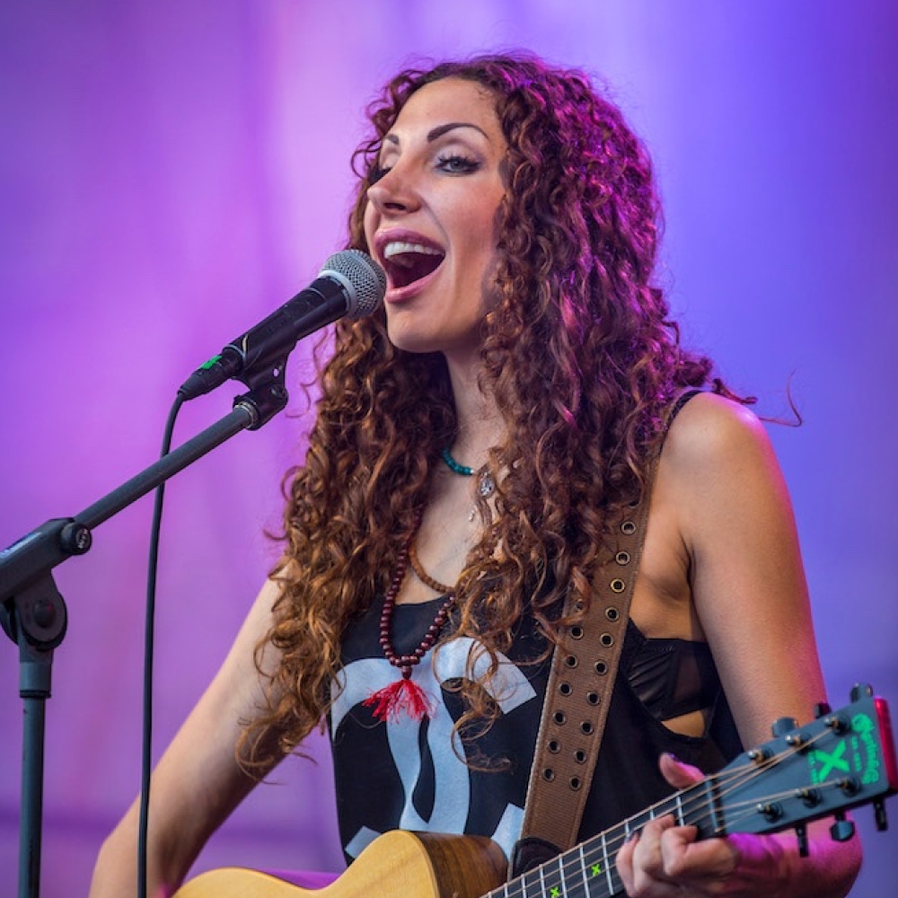 Olga Lounová - živá hudba a kapela na akce, svatby a firemní eventy