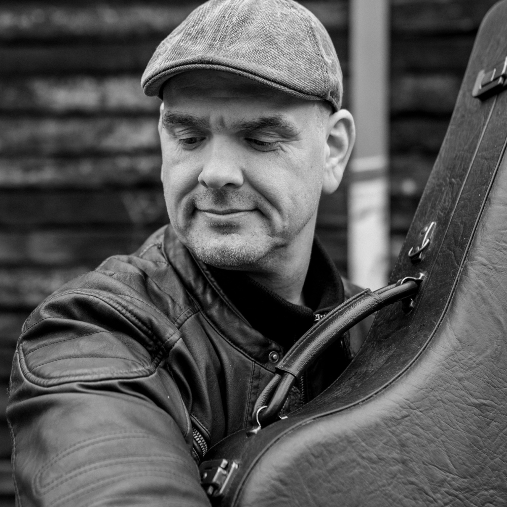 Vojta Nedvěd - živá hudba a kapela na akce, svatby a firemní eventy